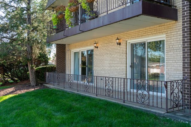 3N550 Crown Road 9, Elmhurst, IL 60126
