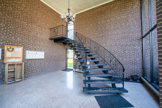 3N550 Crown Road 9, Elmhurst, IL 60126