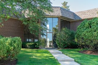 3N550 Crown Road 9, Elmhurst, IL 60126