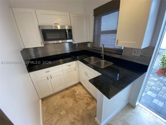 905 SE 2nd Ct RE, Fort Lauderdale, FL 33301