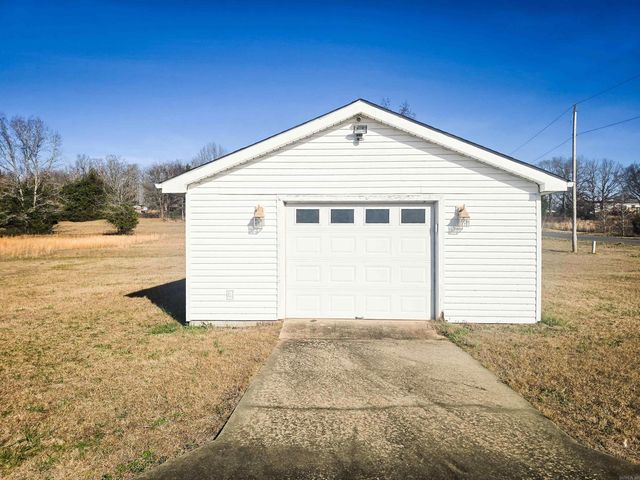 37 Edgewater Drive, Conway, AR 72032