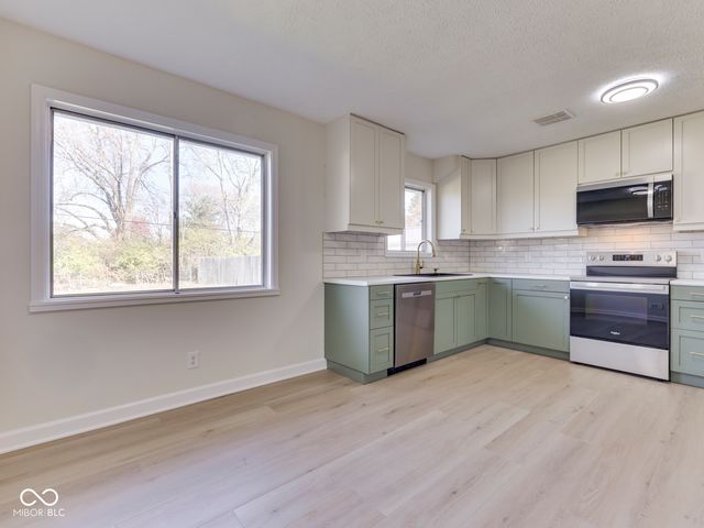 4124 Shelbyville Road, Indianapolis, IN 46237