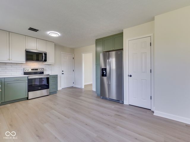 4124 Shelbyville Road, Indianapolis, IN 46237