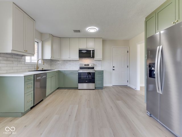 4124 Shelbyville Road, Indianapolis, IN 46237