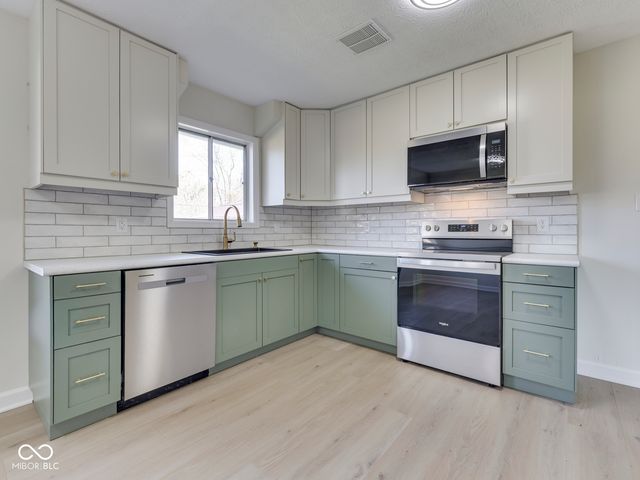 4124 Shelbyville Road, Indianapolis, IN 46237