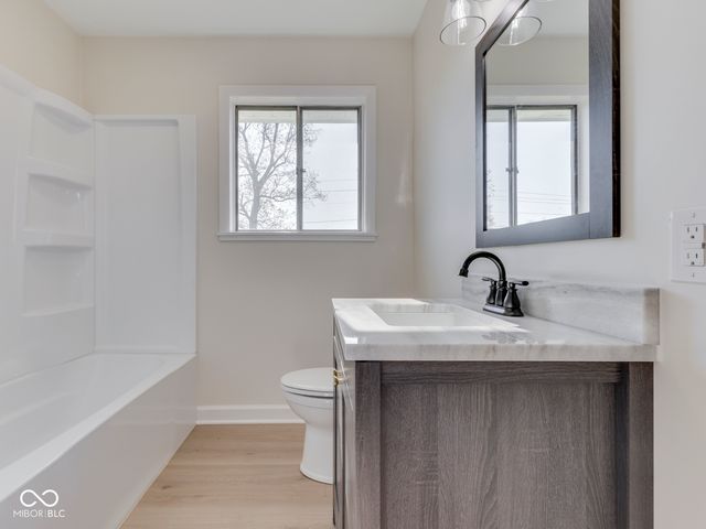 4124 Shelbyville Road, Indianapolis, IN 46237