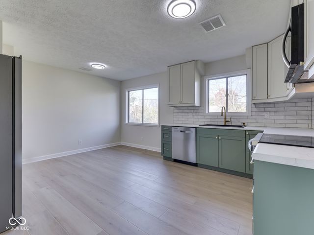 4124 Shelbyville Road, Indianapolis, IN 46237