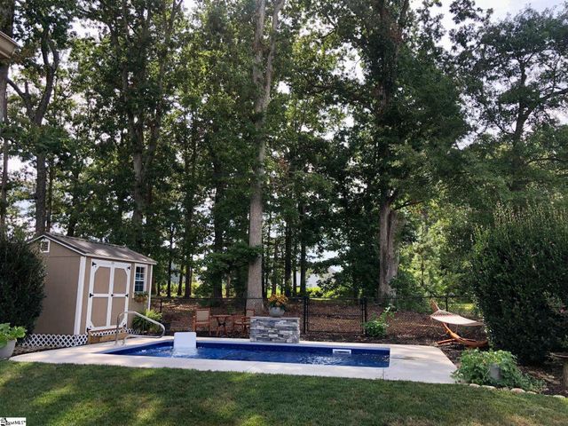 379 Riveroak Road, Inman, SC 29349