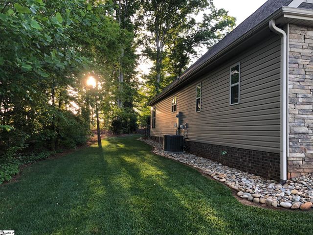 379 Riveroak Road, Inman, SC 29349