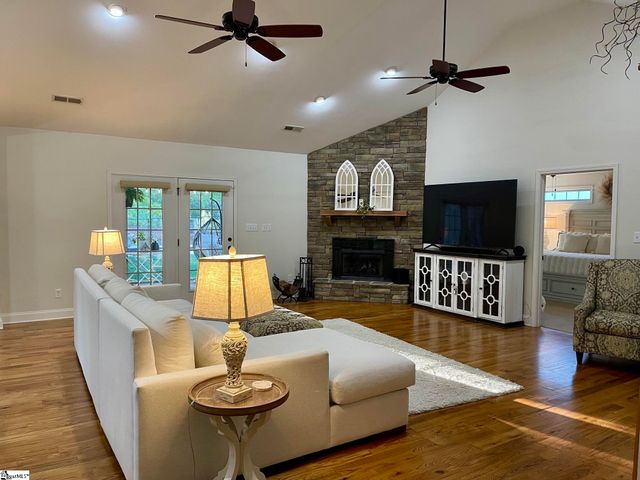 379 Riveroak Road, Inman, SC 29349