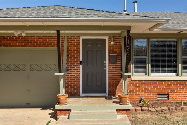 2129 Churchill Place, The Village, OK 73120