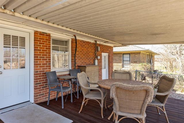 2129 Churchill Place, The Village, OK 73120