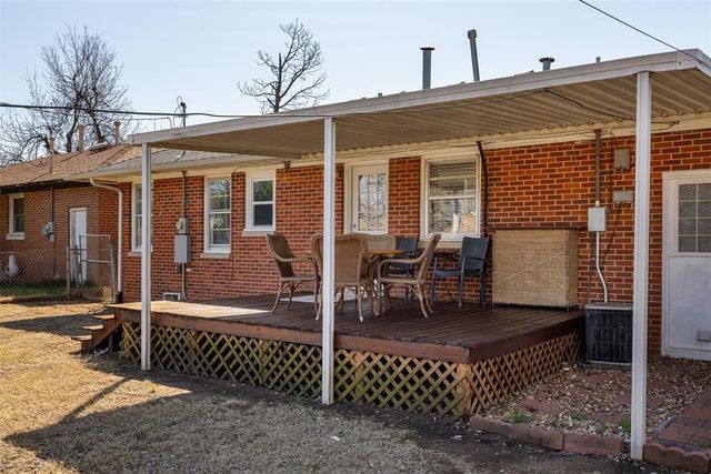 2129 Churchill Place, The Village, OK 73120