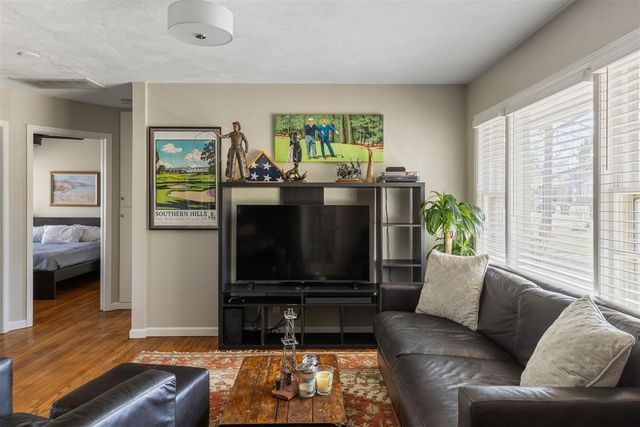 2129 Churchill Place, The Village, OK 73120