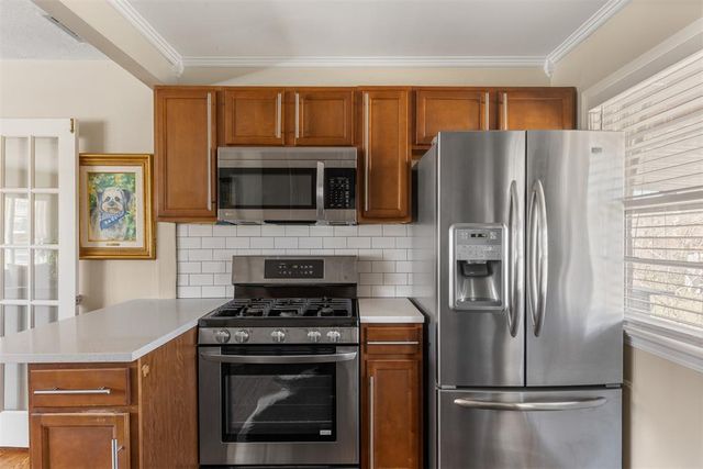 2129 Churchill Place, The Village, OK 73120