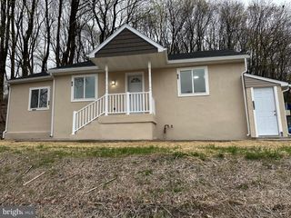 607 N 8TH ST, Pottsville, PA 17901