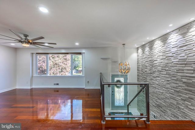 24 WESTBURY DR, Cherry Hill, NJ 08003