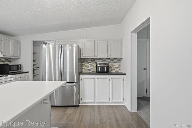 253 Parker Lake Drive, Oxford Charter Township, MI 48371