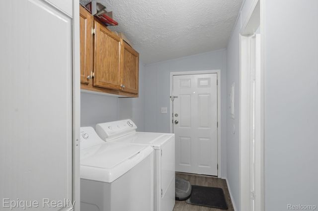 253 Parker Lake Drive, Oxford Charter Township, MI 48371