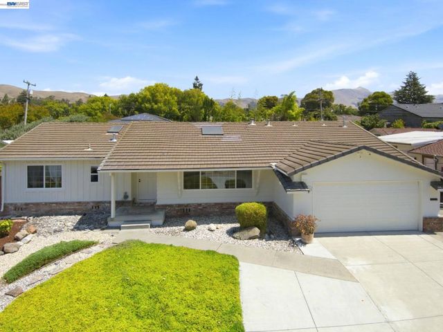 41754 Covington Dr, Fremont, CA 94539