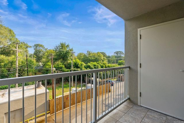 3700 Cantrell Rd #308, Little Rock, AR 72202