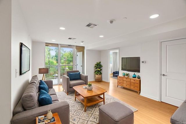 3700 Cantrell Rd #308, Little Rock, AR 72202