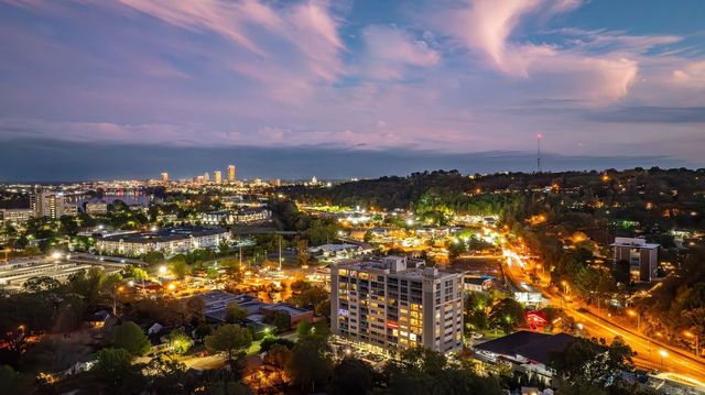 3700 Cantrell Rd #308, Little Rock, AR 72202