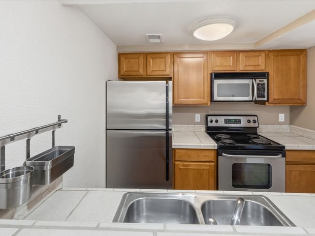 2210 Miguel Chavez Road 411, Santa Fe, NM 87505