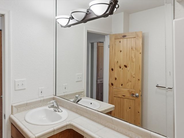 2210 Miguel Chavez Road 411, Santa Fe, NM 87505