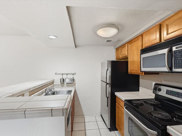 2210 Miguel Chavez Road 411, Santa Fe, NM 87505