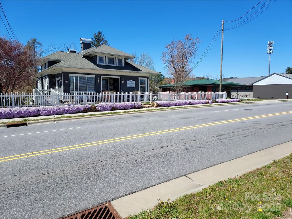 178 S Caldwell Street, Brevard, NC 28712