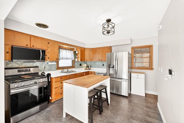 302 Buckingham Lane, Madison, WI 53714