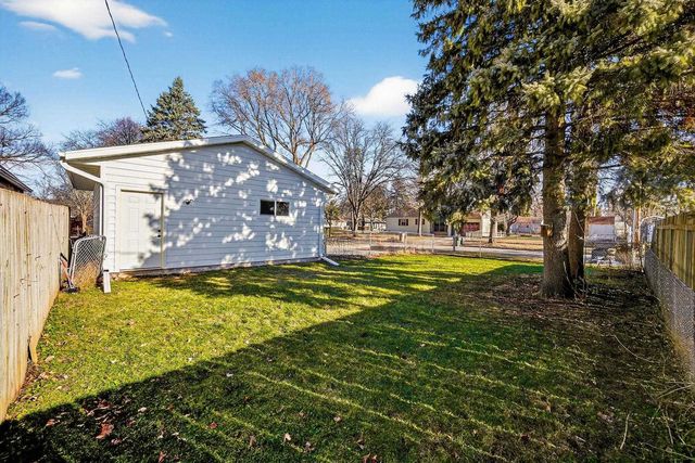 302 Buckingham Lane, Madison, WI 53714