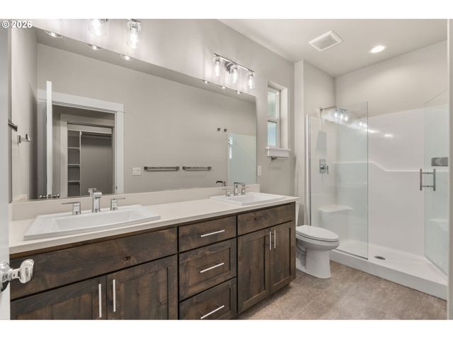 445 HUNSAKER Ln, Eugene, OR 97404