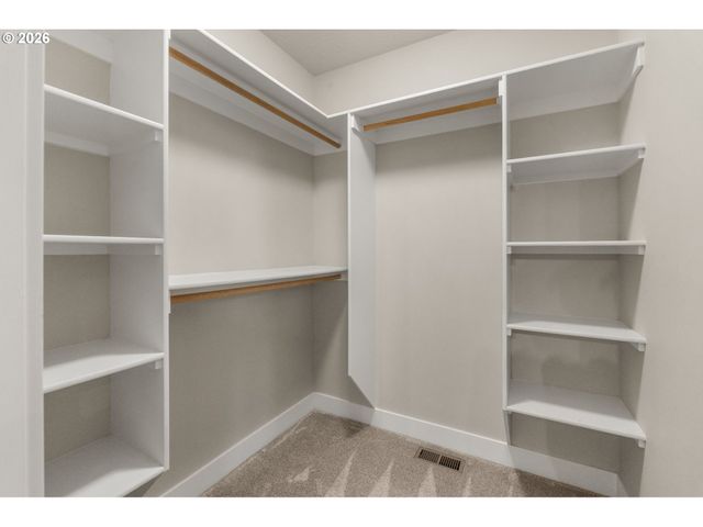 445 HUNSAKER Ln, Eugene, OR 97404