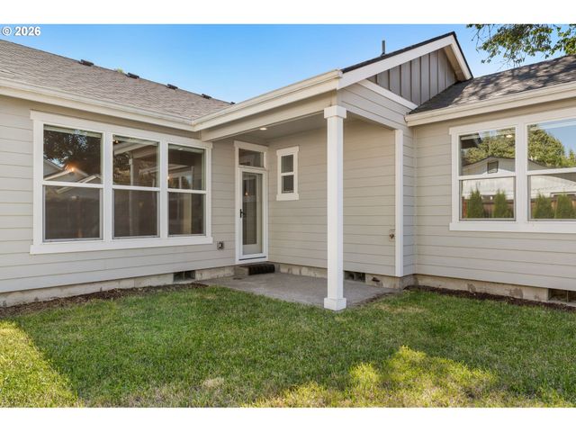 445 HUNSAKER Ln, Eugene, OR 97404