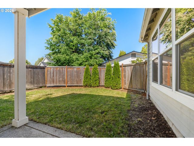 445 HUNSAKER Ln, Eugene, OR 97404