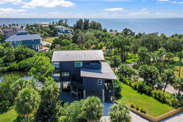 10701 PINE ISLAND DRIVE, Weeki Wachee, FL 34607