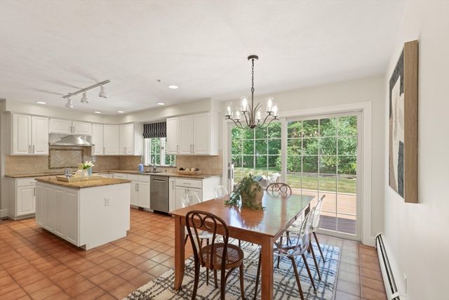 3 Bryant St, Lynnfield, MA 01940