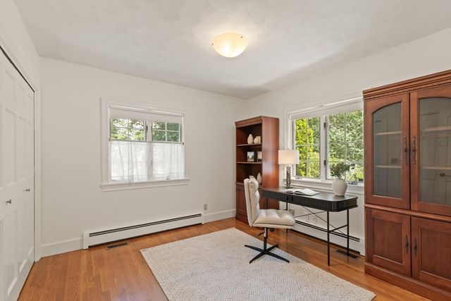 3 Bryant St, Lynnfield, MA 01940