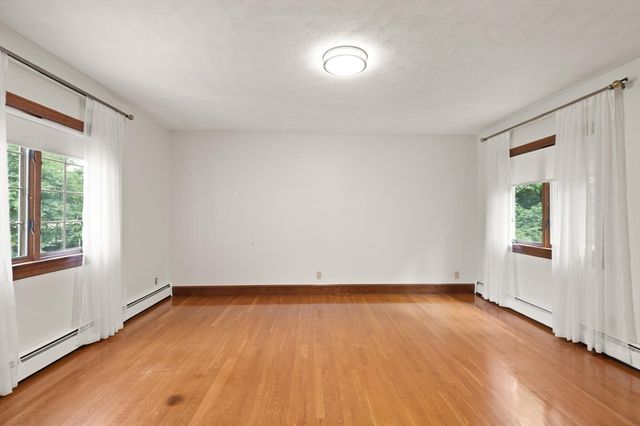 3 Bryant St, Lynnfield, MA 01940