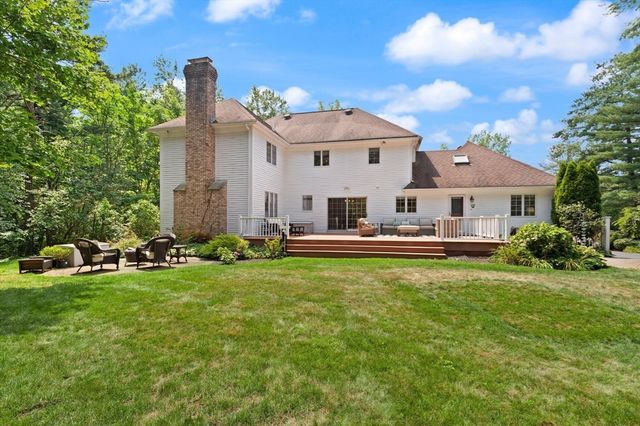 3 Bryant St, Lynnfield, MA 01940