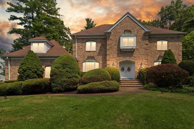 3 Bryant St, Lynnfield, MA 01940