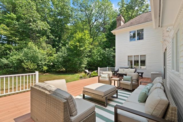 3 Bryant St, Lynnfield, MA 01940