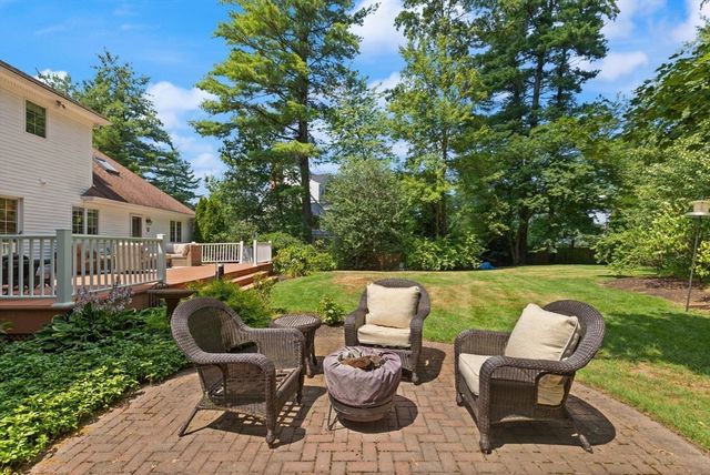 3 Bryant St, Lynnfield, MA 01940