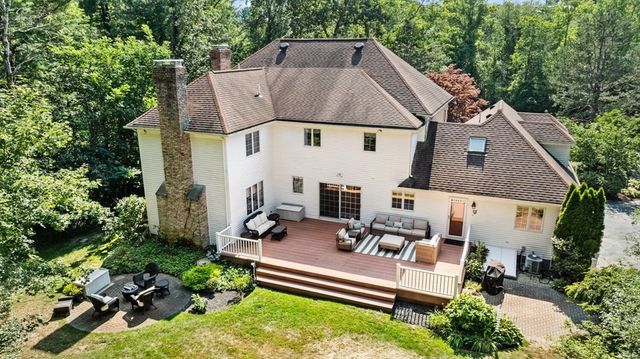3 Bryant St, Lynnfield, MA 01940