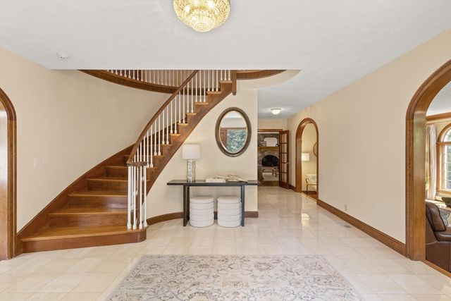 3 Bryant St, Lynnfield, MA 01940