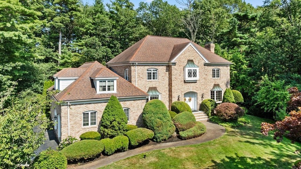 3 Bryant St, Lynnfield, MA 01940