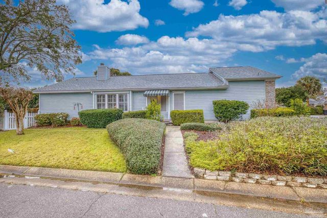 3515 Silvertree Ln, Pensacola, FL 32504