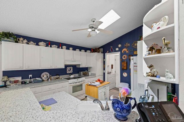 3515 Silvertree Ln, Pensacola, FL 32504